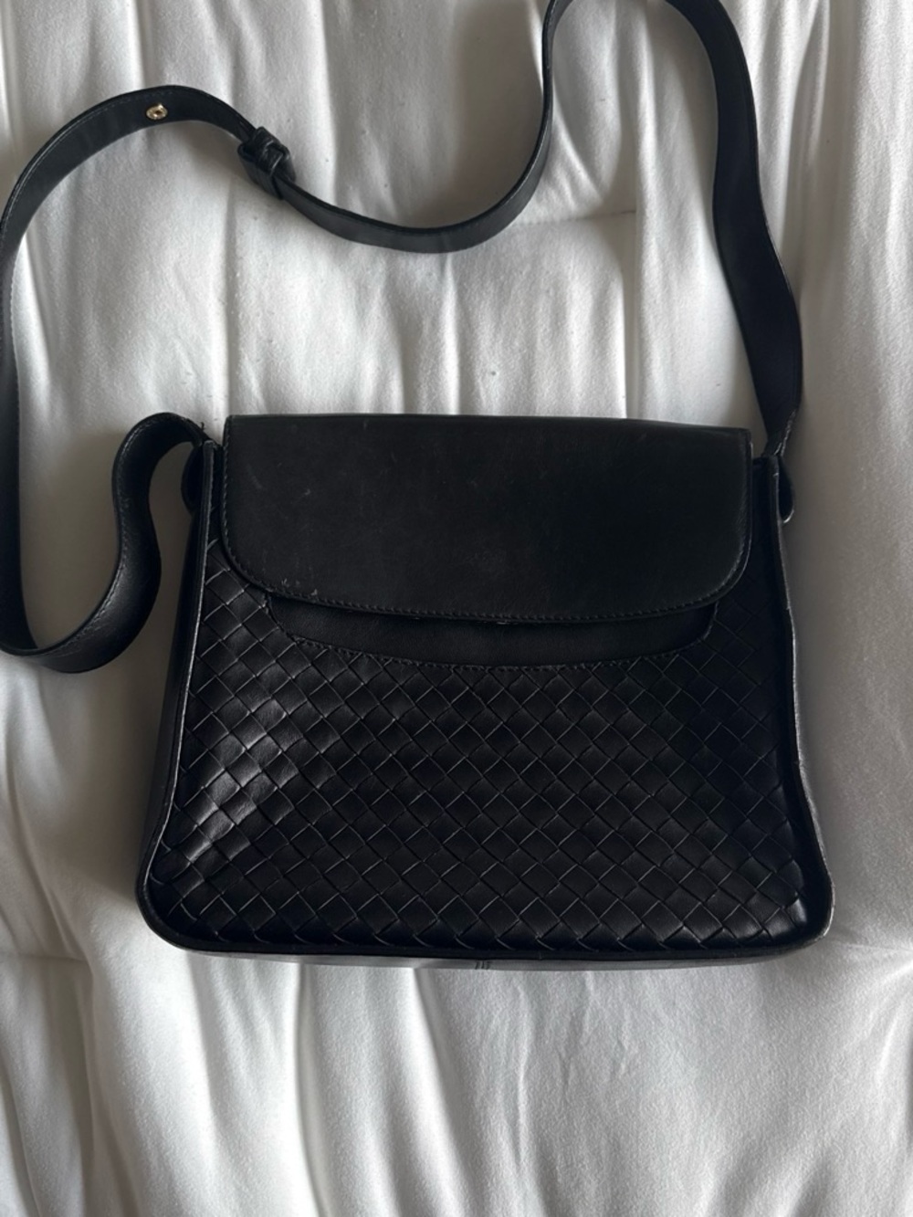 Bottega Veneta Black Intrecciato Leather Messenger Shoulder Bag